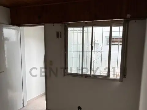 Depto Tipo Casa en Venta en Los Hornos, USD 20.000