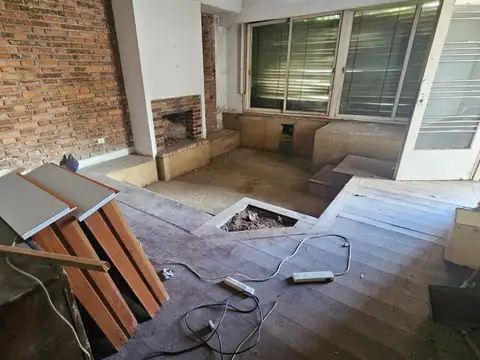 Casa 4 ambientes con 2 baños