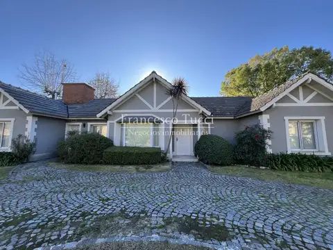 Casa en venta 6 ambientes en San Diego C.C