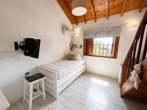 Casa 6 ambientes con 4 baños
