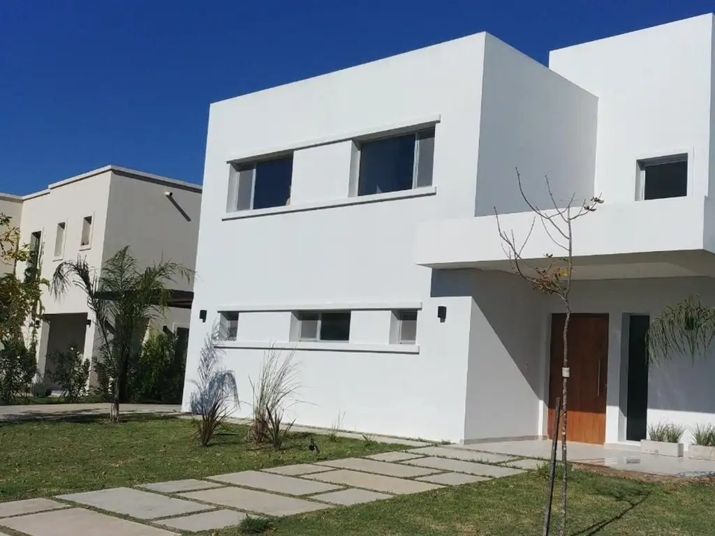Casa en Venta - 4 dormitorios -