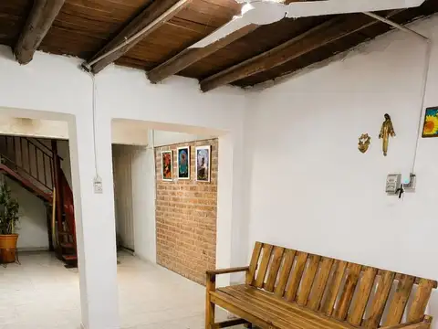 Casa 5 ambientes con 2 baños