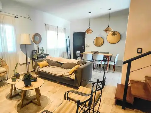 Casa en Venta con 1 cochera