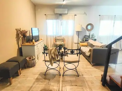 Casa 5 ambientes con 3 baños