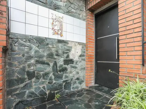 Depto Tipo Casa en Venta en Villa Raffo, USD 90.000