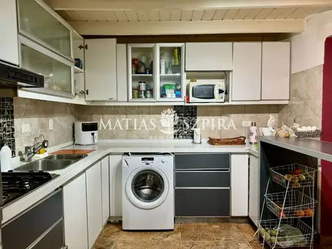 Casa 6 ambientes con 3 baños