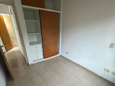 Depto Tipo Casa en Alquiler en Moron, $ 850.000