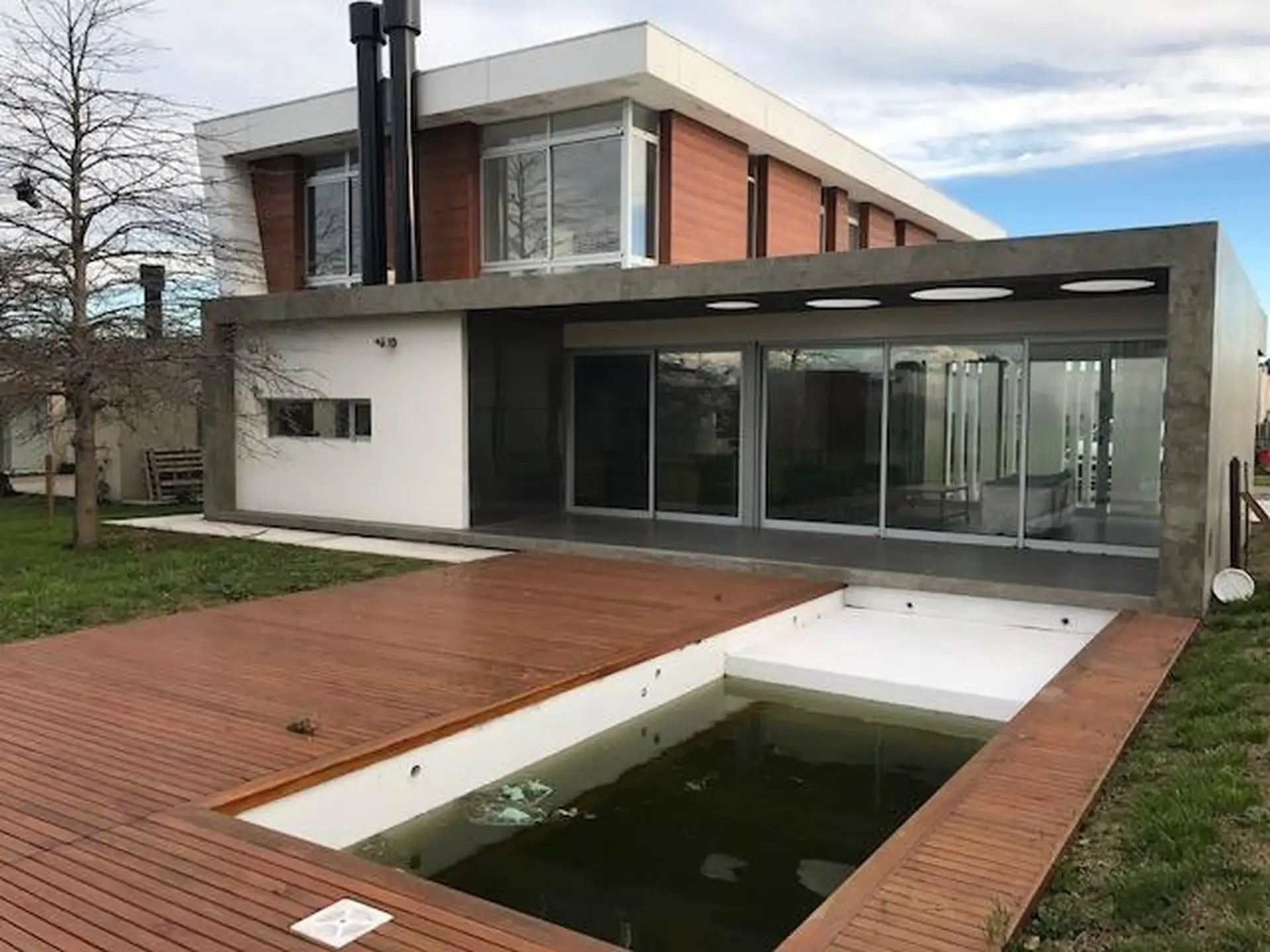 Casa 4 ambientes a estrenar en Rumenko