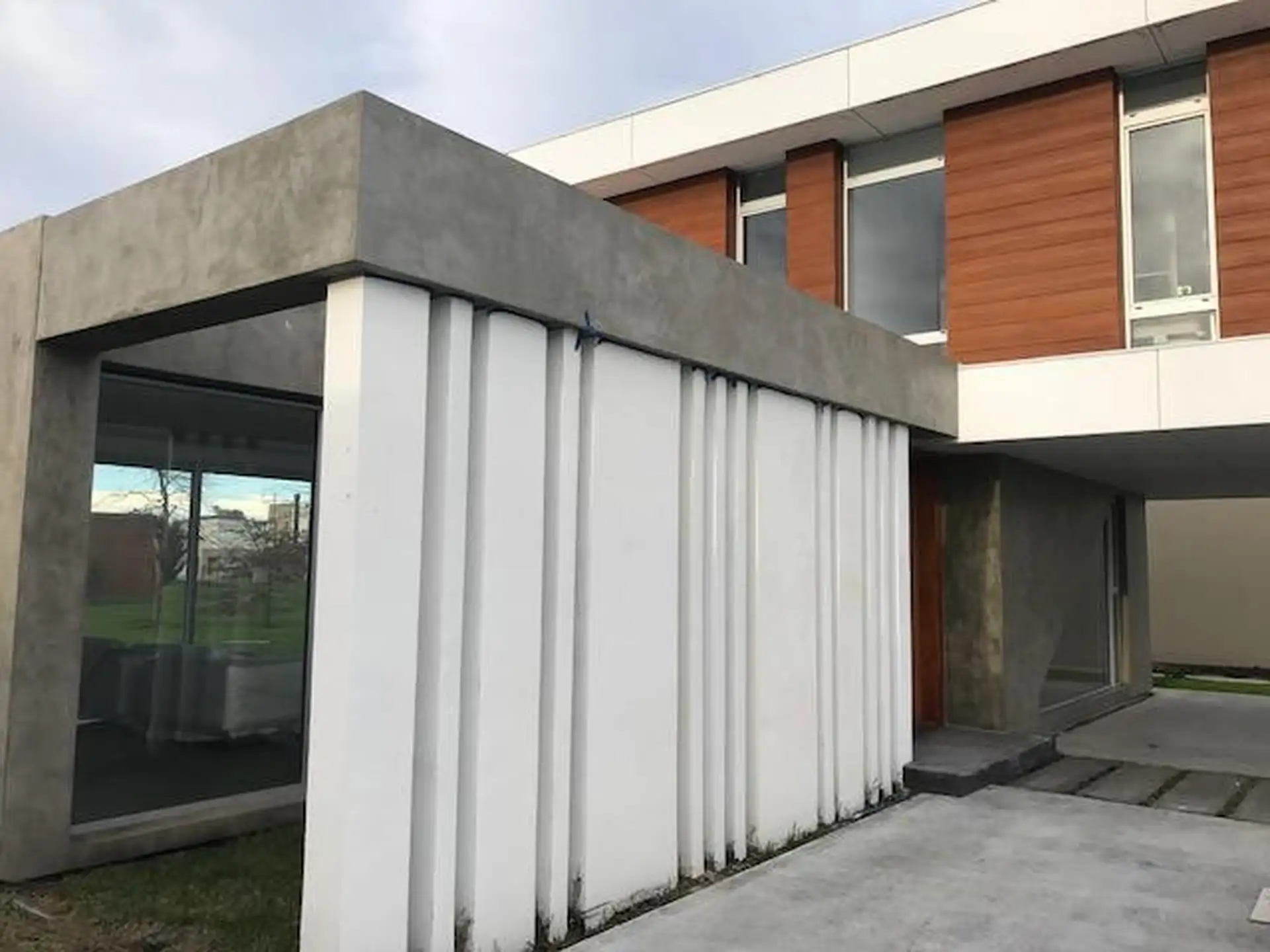 Casa 4 ambientes a estrenar en Rumenko