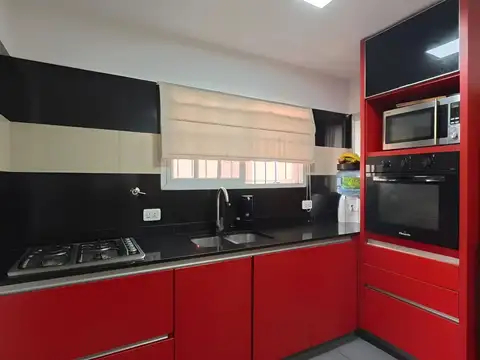 Depto Tipo Casa 5 ambientes con 2 baños