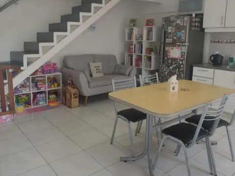 Depto Tipo Casa en Venta de 2 ambientes