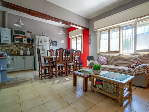 Casa con 3 dormitorios terraza y parrilla en  Villa Urquiza