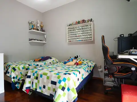 Casa con 3 dormitorios terraza y parrilla en  Villa Urquiza