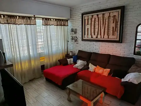 Casa 6 ambientes con 3 baños