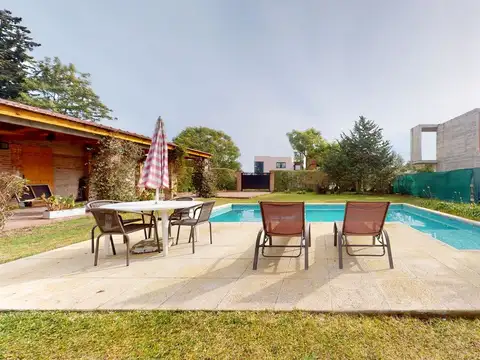 CASA EN VENTA GONNET 3 DORMITORIOS PARQUE PILETA