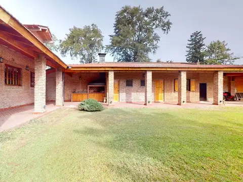 CASA EN VENTA GONNET 3 DORMITORIOS PARQUE PILETA