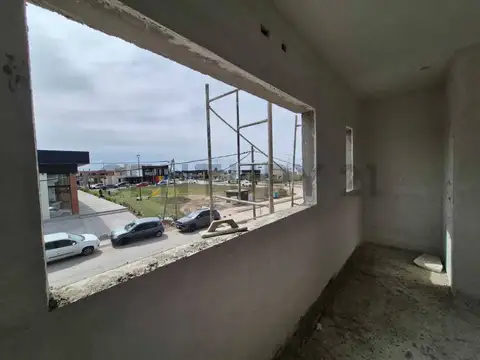 DUPLEX 3 DORMITORIOS - LOSA RADIANTE Y DVH - A ESTRENAR 