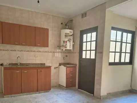 Departamento 3 amb. con patio. Buena Ubicación Hurlingham