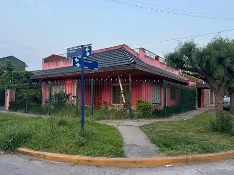 Casa en Alquiler en Villa Luzuriaga, $ 1.100.000