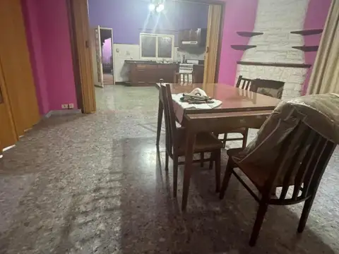 Casa en Alquiler con 1 cochera