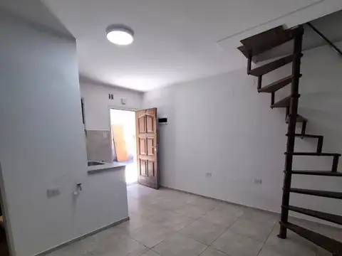 Depto Tipo Casa en Alquiler en Boca, $ 450.000