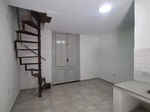 Depto Tipo Casa en Alquiler de 1 dormitorio
