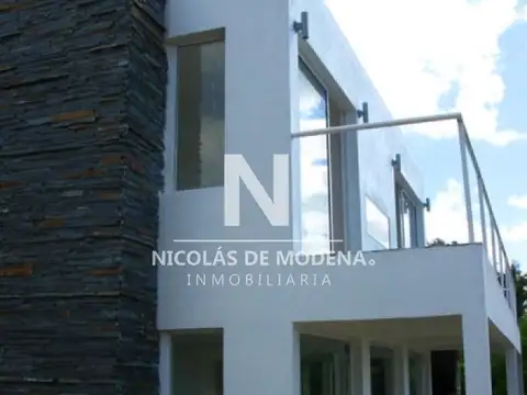 Casa 4 ambientes con 4 baños