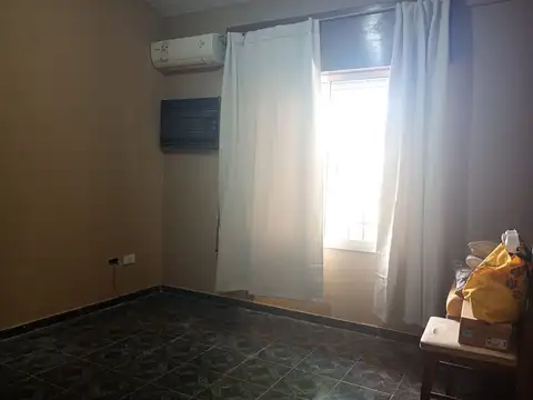 Casa 5 ambientes con 1 baño