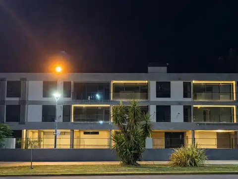 VENTA DPTO 3 AMB CON PATIO- COCHERA PARQUE LINEAL 