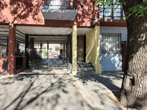 Departamento dos ambientes - Morón