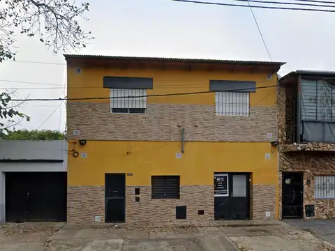 CASA DE CINCO DORM + COCHERA EN VENTA EN B.MATHEU