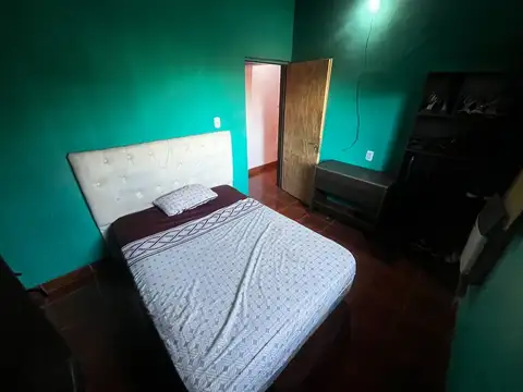 CASA DE CINCO DORM + COCHERA EN VENTA EN B.MATHEU