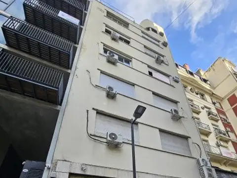 Local a Reciclar con sótano y entrepiso en el corazón de Retiro PB 44M2