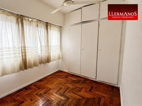 Venta Casa estilo Ph 6 Amb 5 dormitorios,Martinez con Patio