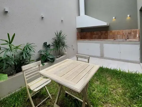 Casa 4 ambientes con 3 baños