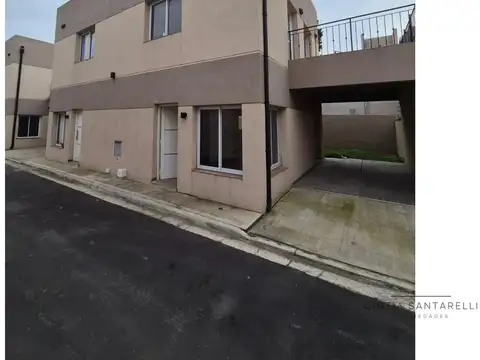 Dúplex en venta c/ cochera en Ituzaingó Norte