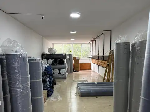 Alquiler Oficina Depósito con Montacargas