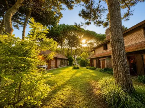 ALQUILER POR AÑO EN PINAMAR | ESPECTACULAR CASA AMOBLADA A CUADRAS DEL CENTRO