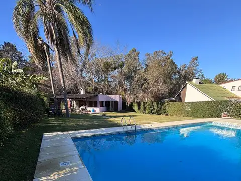 Casa en Venta con 1 cochera