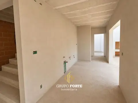 Casa 5 ambientes con 3 baños