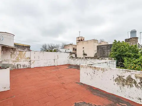 Depto Tipo Casa en Venta 50 años