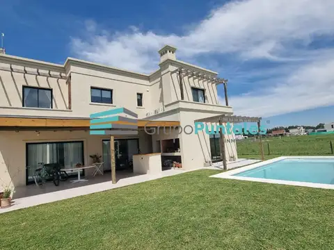 Casa en Venta en Countries y Barrios Cerrados en Esteban Echeverria, USD 280.000