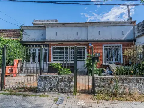 Casa 3 dormitorios VENTA La Blanqueada, a RECICLAR