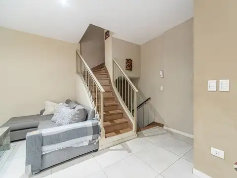 Depto Tipo Casa en Venta en Coghlan, USD 320.000