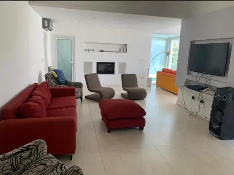 Casa 7 ambientes con 7 baños