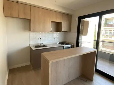 Departamento en Venta en Parque Chacabuco, USD 153.000