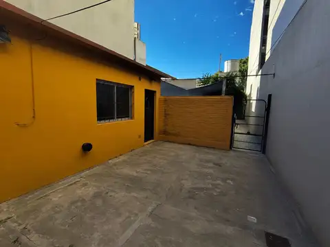 Depto Tipo Casa en Alquiler de 3 ambientes