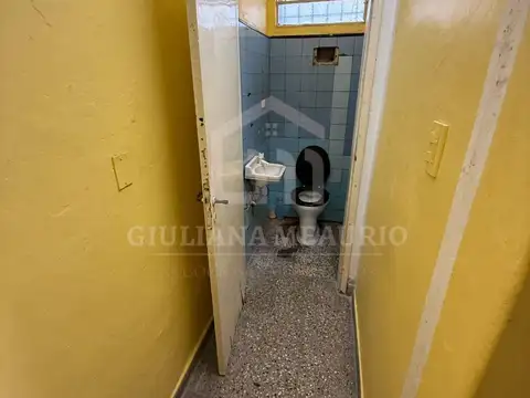 Local en Alquiler en Moron, $ 460.000