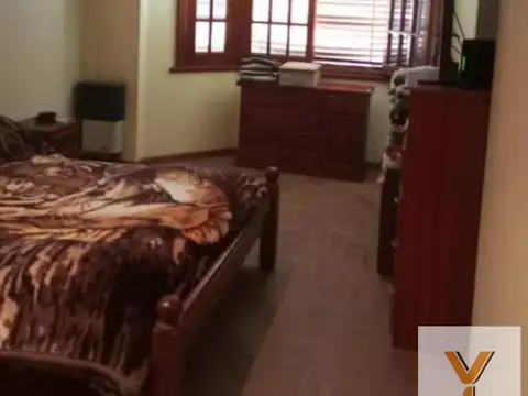 Casa 5 ambientes con 2 baños