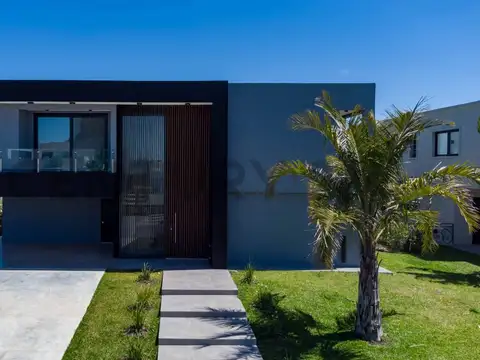 Casa a la venta en Terralagos - Barrio Laguna